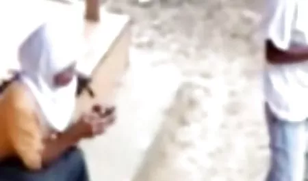 ارمغان آورده سگس درخواب است از شلوار یک مرد سخت دیک